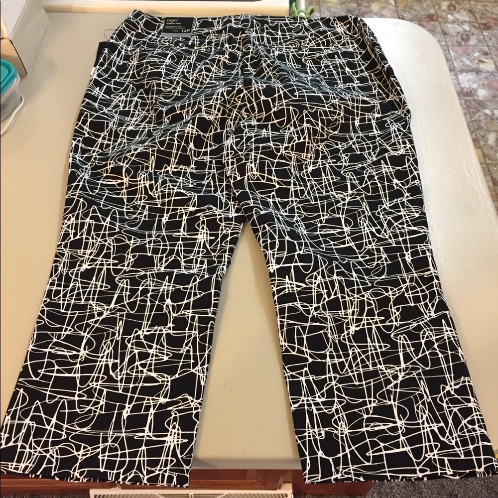 NWT Alfani Abstract Scribble Capri 14P - Picture 5 of 8